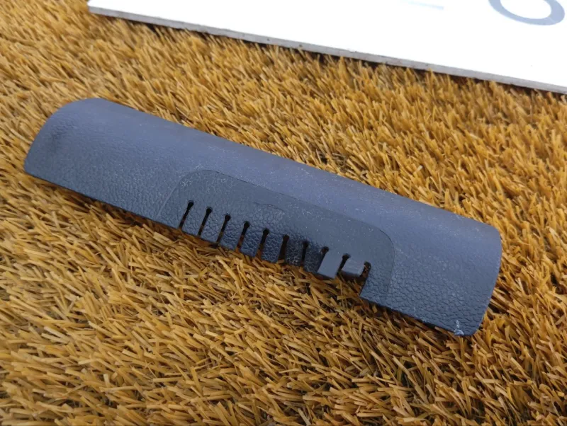 Обшивка центральной стойки