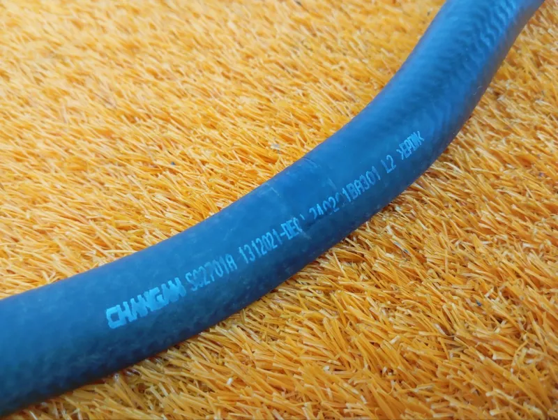 Патрубок системы охлаждения