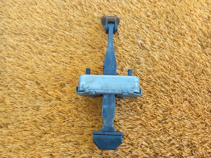 Ограничитель двери