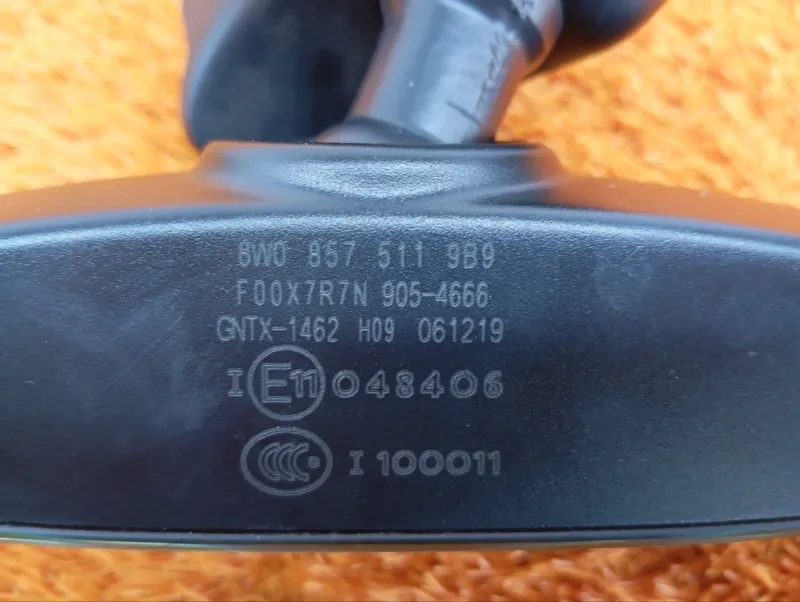 Зеркало заднего вида