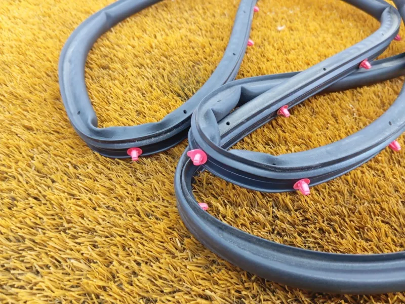 Уплотнитель двери