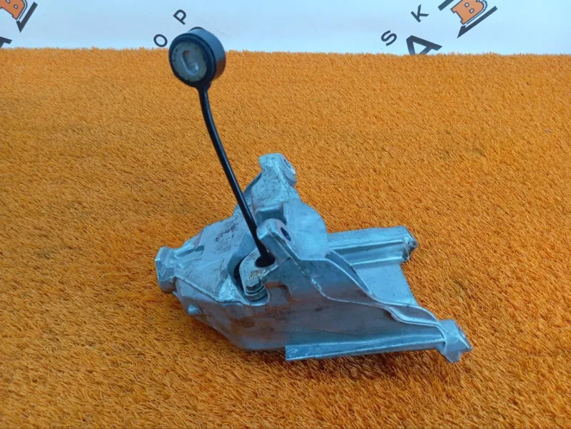 Кронштейн двигателя