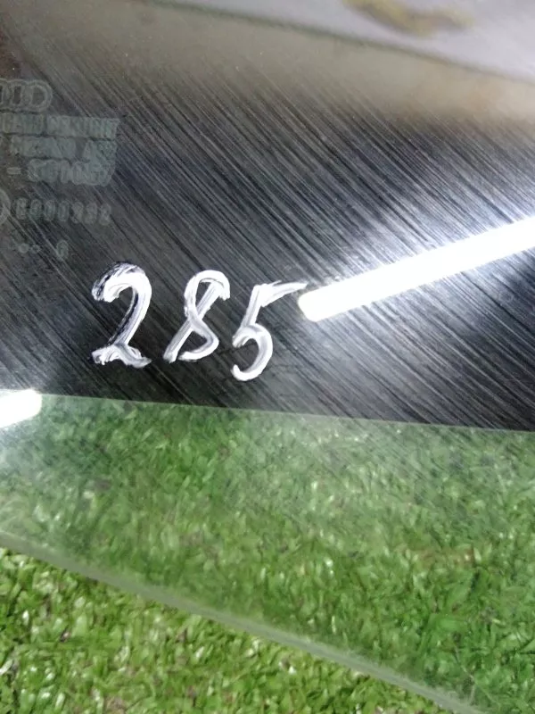 Стекло двери Audi A3 2006 8P4845206B 8P, заднее правое