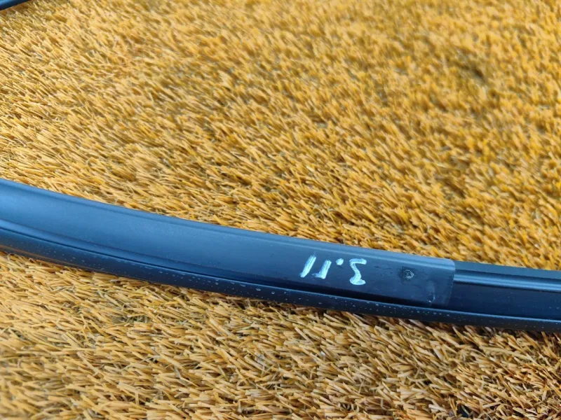 Уплотнитель стекла двери