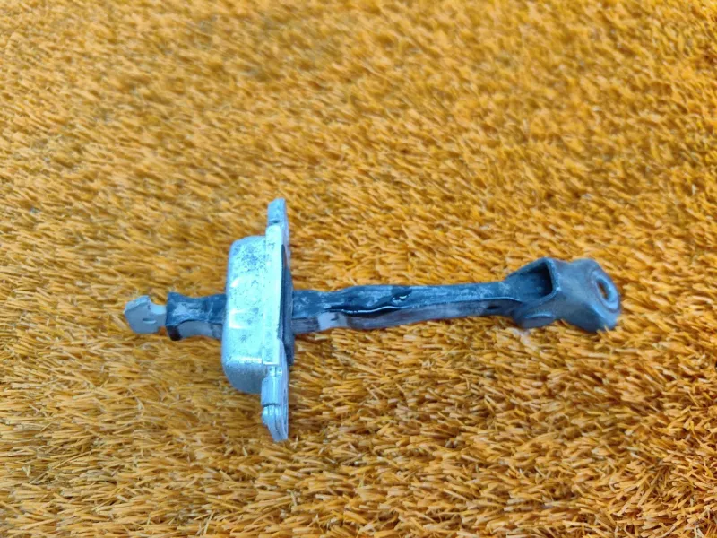 Ограничитель двери