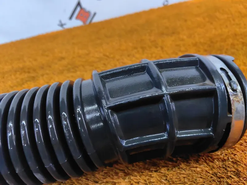 Патрубок воздушного фильтра