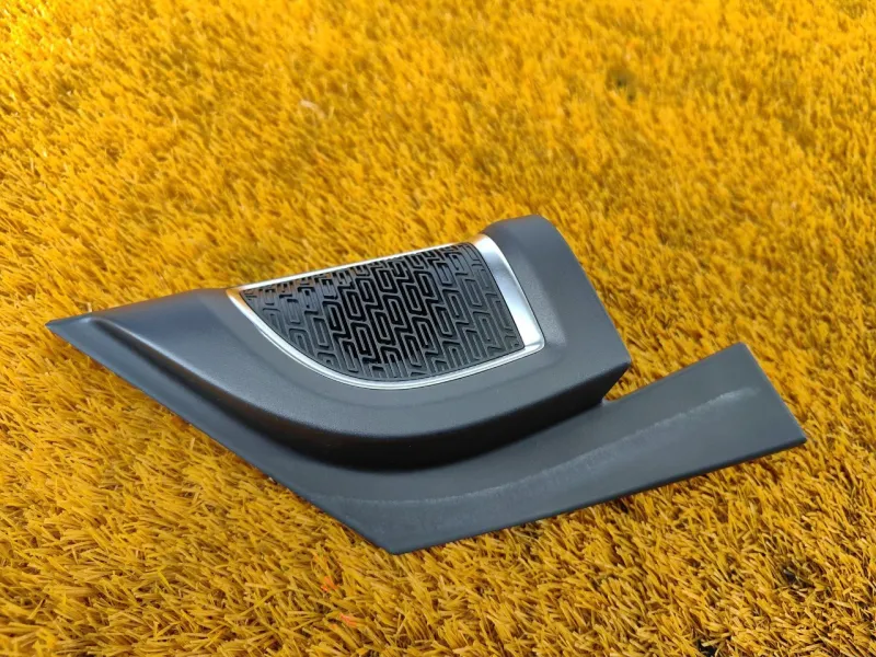 Уголок двери