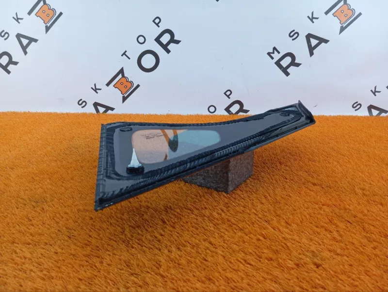 Форточка задняя