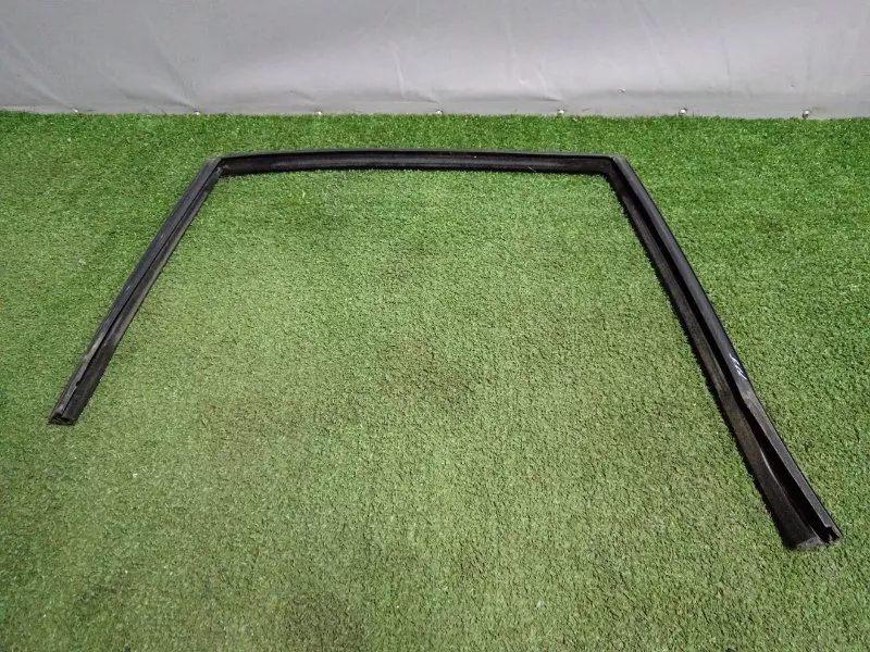 Уплотнитель стекла двери