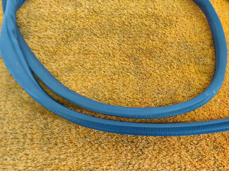 Уплотнитель проема двери