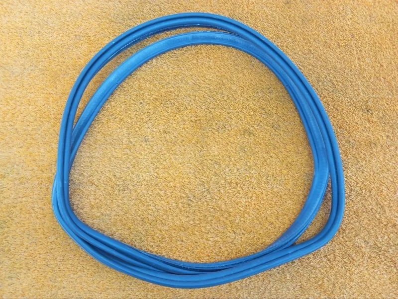 Уплотнитель багажника