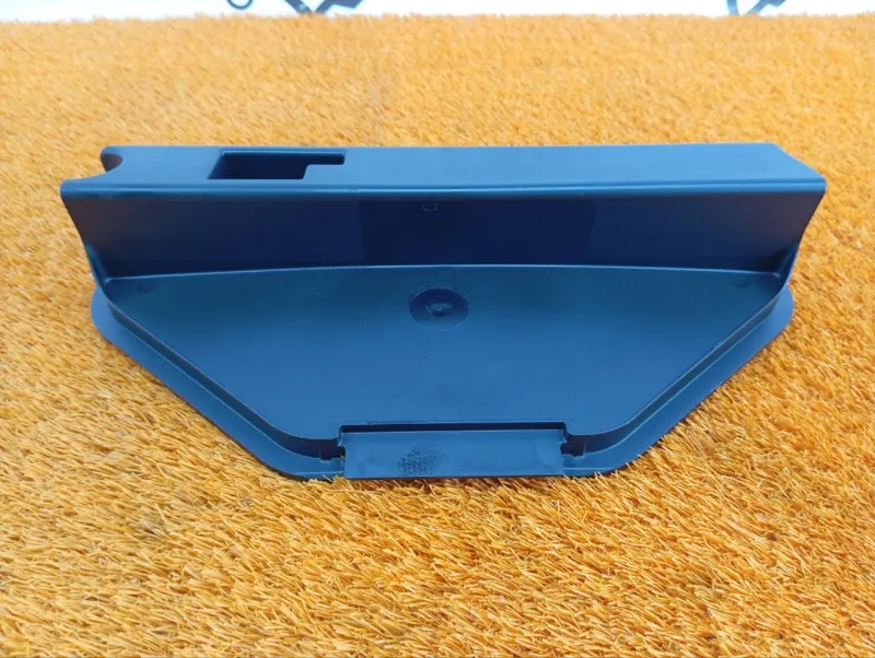 Обшивка крышки багажника