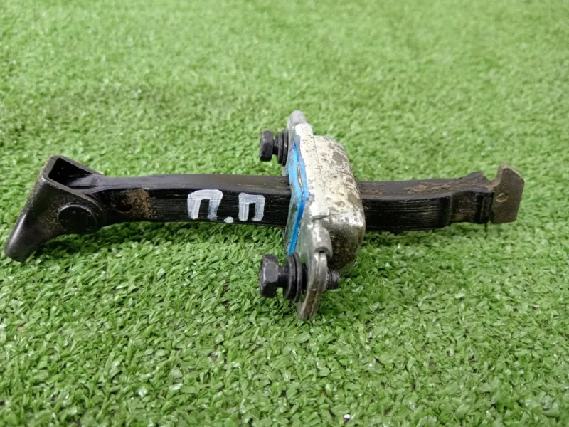 Ограничитель двери