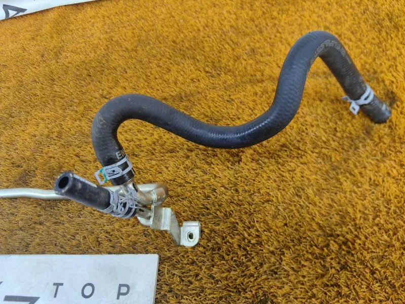 Трубка системы охлаждения