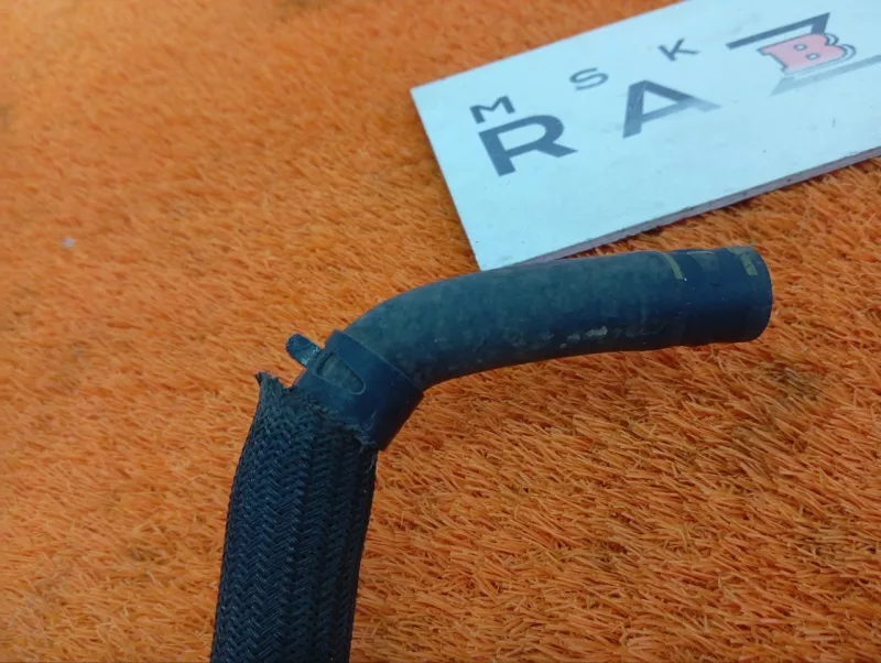 Патрубок системы охлаждения