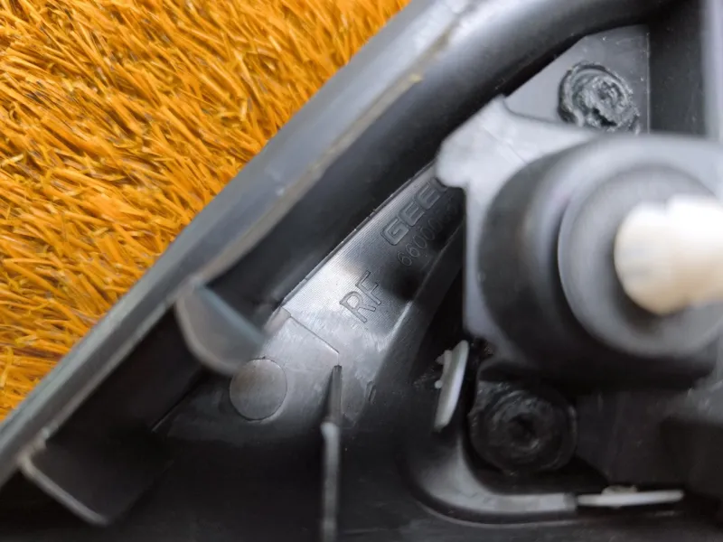 Уголок двери