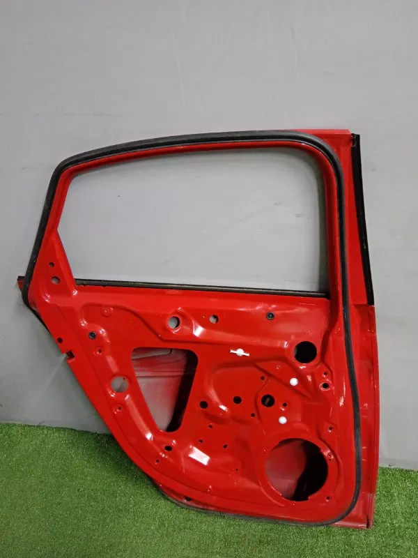 Дверь Audi A4 2008 8K9833051D B8, задняя левая