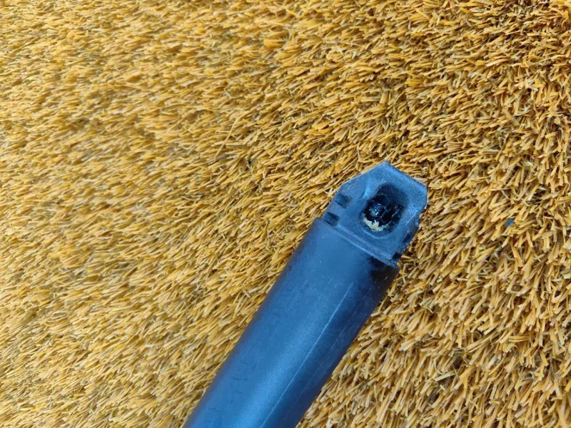 Амортизатор крышки багажника