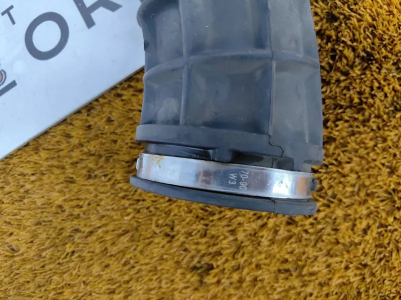 Патрубок воздушного фильтра