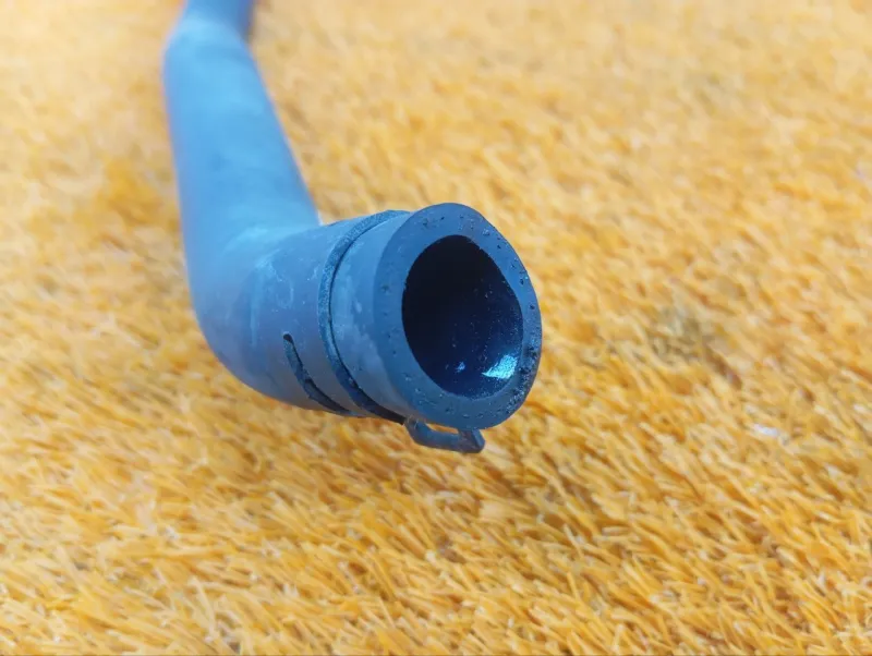 Патрубок радиатора