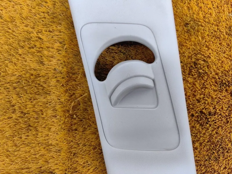 Обшивка центральной стойки