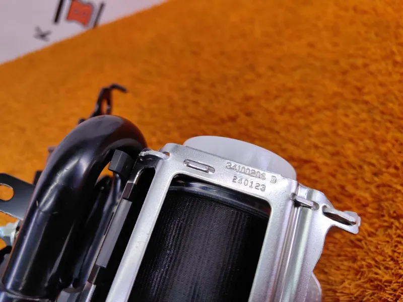 Ремень безопасности