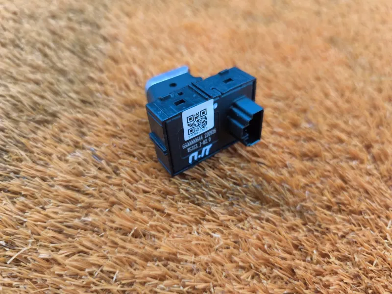 Кнопка стеклоподъемника