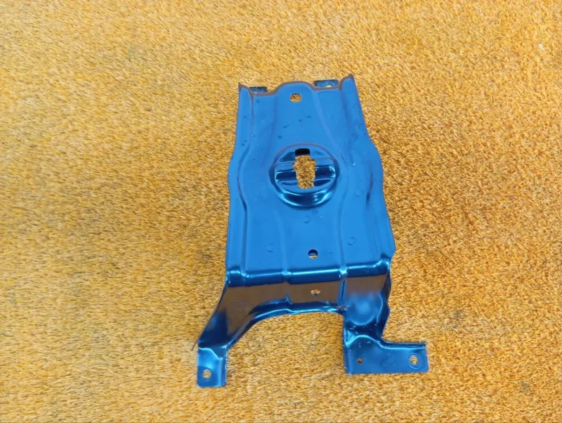 Крепление запасного колеса