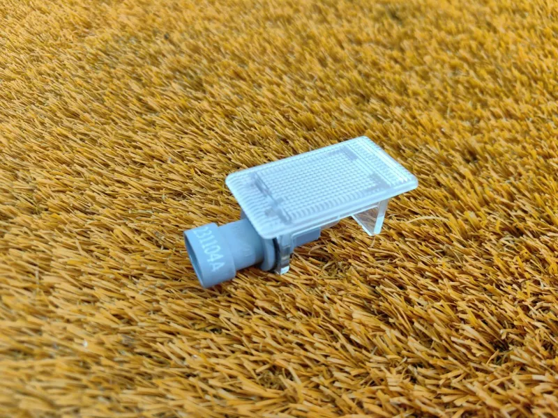 Плафон подсветки багажника