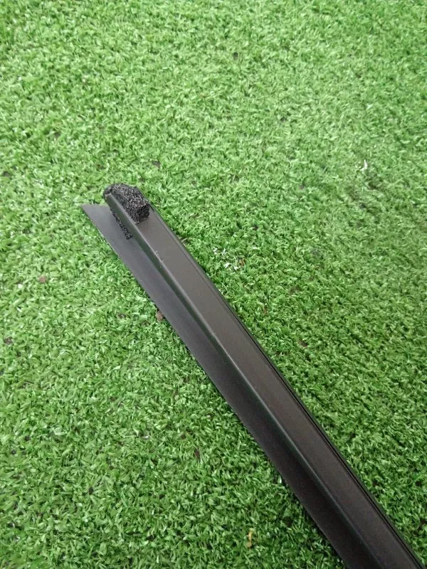 Уплотнитель стекла двери