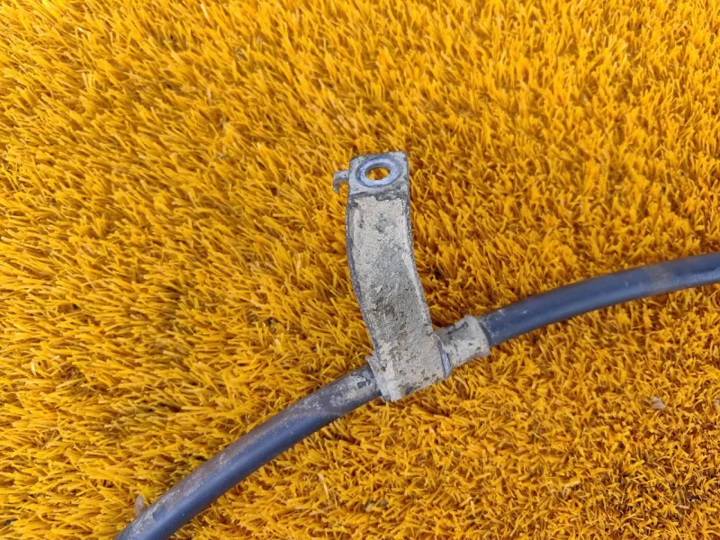 Трос стояночного тормоза