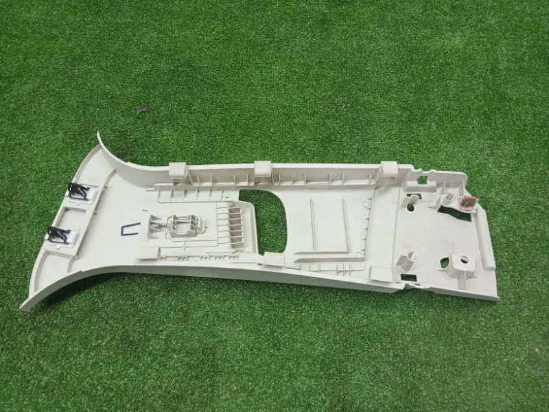 Обшивка центральной стойки