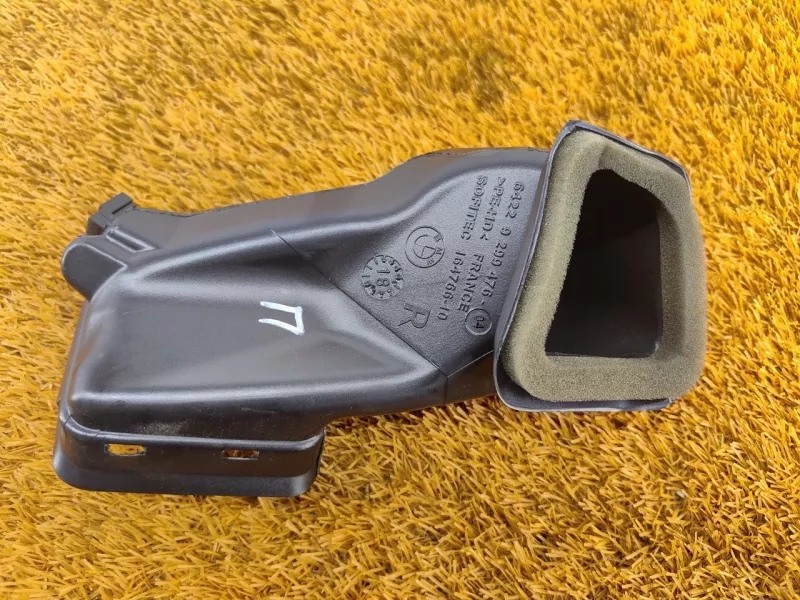 Воздуховод отопителя