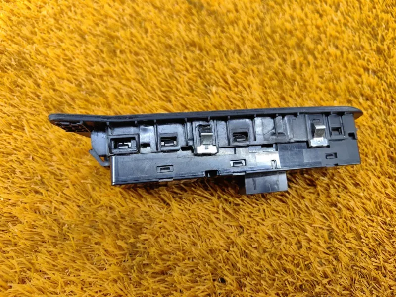 Блок стеклоподъемников BMW 5-Series 2019 61316832729 G30 B47D20A