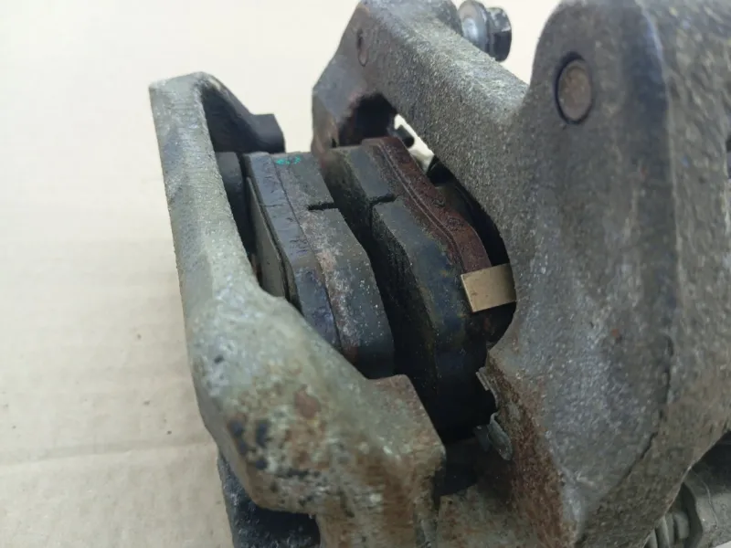 Суппорт Chery Tiggo 4 PRO 2023 204000072AA SQRE4G15C, задний правый