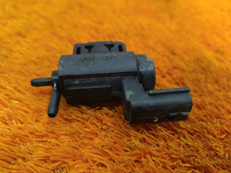 Клапан вентиляции топливного бака