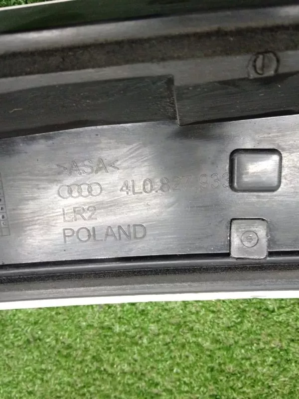 Спойлер багажника