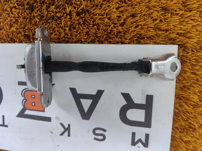 Ограничитель двери