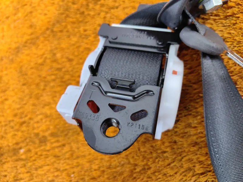 Ремень безопасности