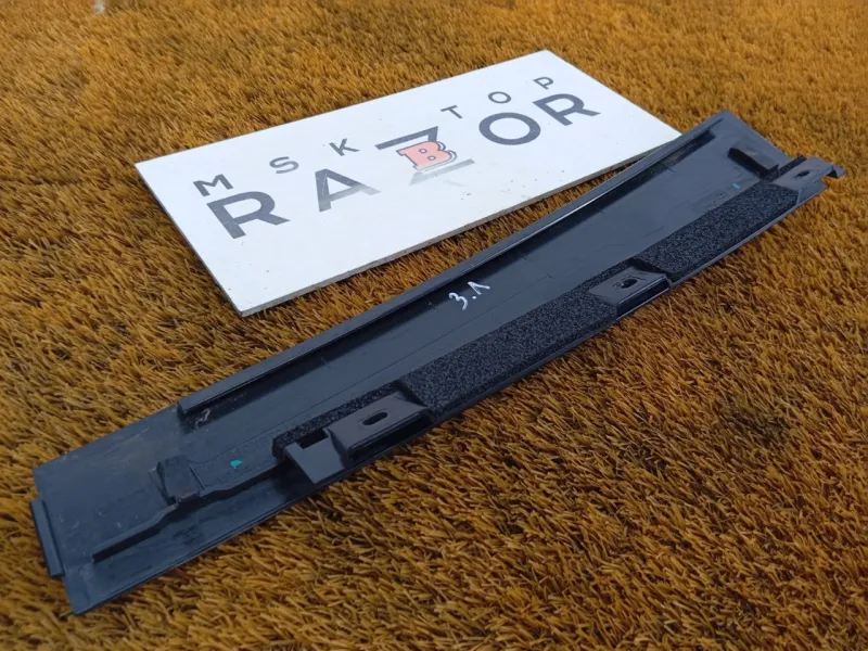 Молдинг двери