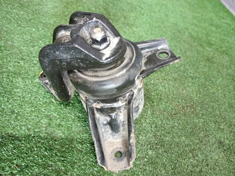 Подушка двигателя