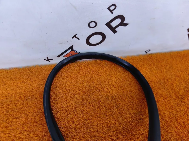 Уплотнитель проема двери