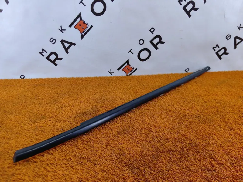 Уплотнитель стекла двери