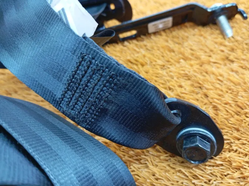 Ремень безопасности