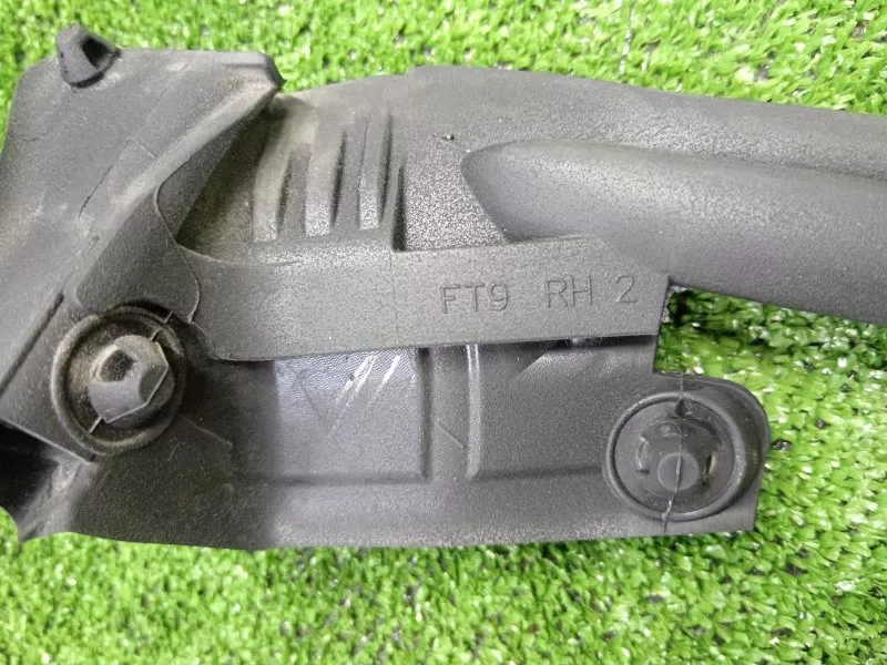 Уплотнитель стекла двери