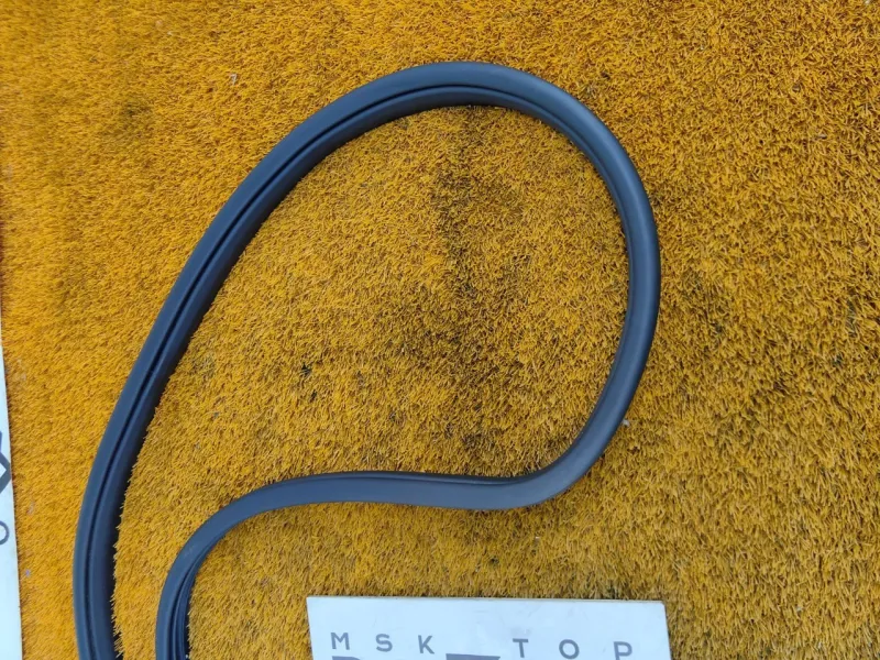 Уплотнитель проема двери