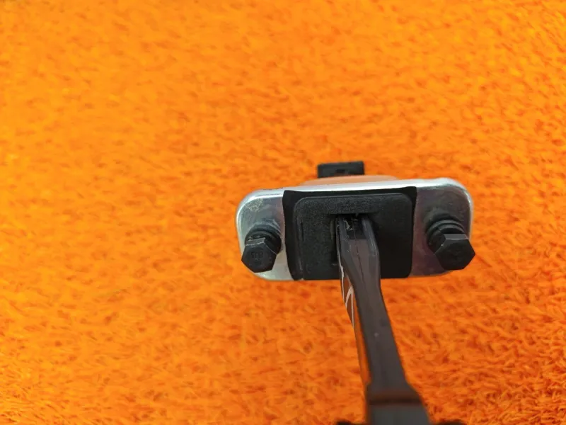 Ограничитель двери