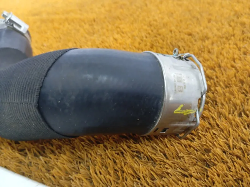 Патрубок интеркулера