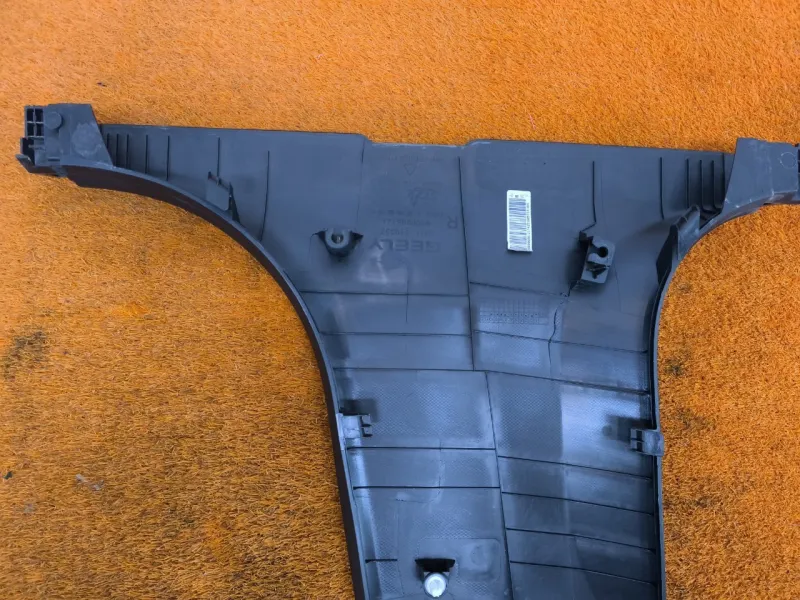 Обшивка центральной стойки