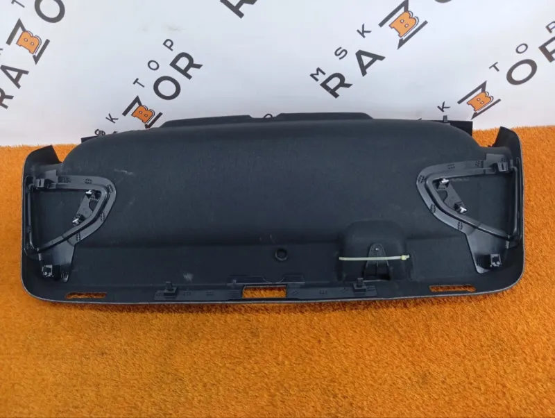 Обшивка крышки багажника